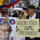 Seguidores de Gustavo Petro se hacen presente al pie de la Corte Suprema, para respaldar el pedido del mandatario colombiano.