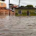 Los barrios del sur y norte de Machala amanecieron con acumulación de agua.