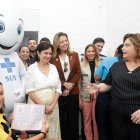 El Ministerio de Salud de Brasil comenzó a aplicar este 9 de febrero de 2024 una vacuna contra el dengue en grupos de adolescentes.