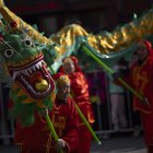Beijing (China), 11/02/2024.- Performers in action during a Dragon Dance at the Dongyue Temple in Beijing, China, 11 February 2024. Celebrations for the Lunar New Year of the Dragon are being held across China during Spring Festival week. EFE/EPA/ANDRES MARTINEZ CASARES