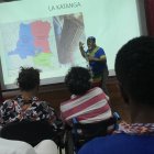 El educador, artista e investigador afroecuatoriano Ibsen Hernández Valencia da una charla magistral sobre el origen del negro en Ecuador y las huellas que dejaron a través de objetos y mitos. Uno de los aportes es la catanga y la tunda.