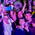 Turistas disfrutaron de los desfiles, carros alegóricos, conciertos de artistas nacionales y extranjeros