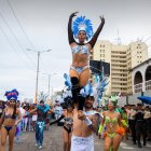 Actividad. El desfile cultural en Salinas fue uno de los que atrajo a más visitantes.