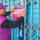 Autoridad. Arcsa clausura una tienda en el cantón de Salinas.