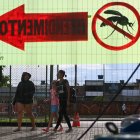 Brasilia. Personas llegan a un hospital de campaña de la Fuerza Aérea.