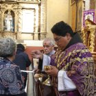 Personas adultas mayores acudieron a las iglesias del Centro Histórico para recibir la ceniza.