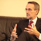 Roberto González estuvo en el Pacífico como parte de la administración española que lo rescató luego de la crisis financiera del 99, y que lo ubicó como el segundo en importancia.