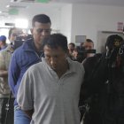 Los individuos estaban en posesión de armas de fuego y drogas, entre otros objetos