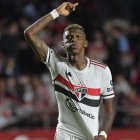 El defensor Robert Arboleda es uno de los más destacados en Brasil