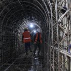 Obras. En la calle de La Cerámica está ubicado el ingreso a uno de pozos que son parte del proyecto.