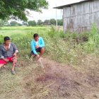 Impotencia. Polo Ortega y su hijo lamentaban el robo de sus caballos.