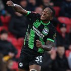 Pervis Estupiñán fue suplente en la goleada de Brighton sobre Sheffield United