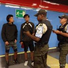 La policía encontró entre las pertenencias de los sospechosos un cuchillo