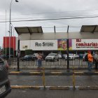 Hay paradas sin techo que dejan sin refugio al ciudadano.