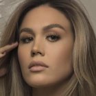 Ylinka se produce a sí misma con piezas únicas, ricas en detalles.