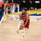 Karl Anthony Towns del Oeste poco o nada pudo hacer por el Oste con todos los puntos que consiguió.