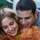 Clara Galle como Raquel y Julio Peña como Ares, en la última entrega de "A través de tu mirada".