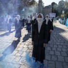 Manifestantes turcos y uigures participan en el acto "Grito silencioso" durante una protesta contra China en Estambul, Turquía, el 1 de octubre de 2020.