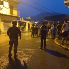 Desbordamiento de río causa el colapso de las casas