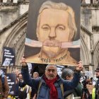 Protesta a favor de la liberación de Julian Assange, en Londres.