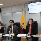 Las autoridades del Ministerio de Economía y Finanzas, en rueda de prensa el 21 de febrero de 2024.