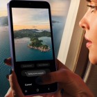 El Galaxy S24 cuenta con un modo para eliminar reflejos, ideal para usarlo desde el avión.