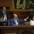 El presidente de la Asamblea Nacional Henry Kronfle, suspendió la sesión del Pleno que trataba las reformas al COIP