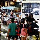 Los accidentes de tráfico mortales son habituales en Filipinas, donde los conductores a menudo incumplen las normas y los vehículos suelen estar mal mantenidos o sobrecargados, además de las precarias condiciones de las carreteras.