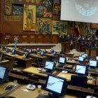 Abandono. A media sesión, el correísmo se fue. El bloque oficialista lo secundó y el Pleno quedó sin cuórum.