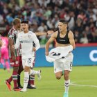 El festejo del delantero paraguayo Alex Arce tras marcar el gol del triunfo de Liga de Quito.
