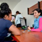 El bono es entregado a familias en situación de pobreza extrema y vulnerabilidad.