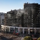 Un fulminante y devastador incendio en un edificio de viviendas de catorce plantas en València, causa cuatro muertos.