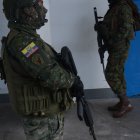 La cárcel de Cotopaxi está bajo el control de los militares. Allí, tres presos escaparon del área de máxima seguridad.