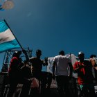 Manifestantes aparecen en una calle de Buenos Aires (Argentina).