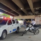 Policías llegaron al lugar para recabar indicios, en Guayaquil.