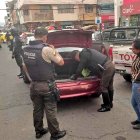 Revisión. Parte de los operativos es la verificación en calles.