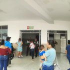 Las atenciones médicas han aumentado en Chone tras las inundaciones y las aguas acumuladas alrededor de las casas.
