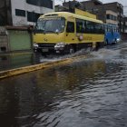 Desde El Recreo se reportaron cuatro alertas de inundaciones, durante las fuertes lluvias en Quito.