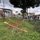 Maleza. Los moradores están molestos porque el personal municipal corta el monte, pero no colocan los químicos que evitan que este vuelva a crecer rápidamente.