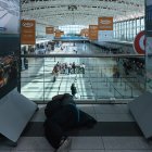 Una sección del Aeropuerto Internacional Ezeiza con muy pocos pasajeros debido a una jornada de paro este miércoles 28 de febrero de 2024, en Buenos Aires.