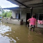 El sector de El Palmar, en Babahoyo, registra una inédita creciente y aguas estancadas por más de cinco días. Es un ambiente propicio para enfermedades.