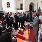 El presidente de la Asamblea Nacional (AN/Parlamento) de Venezuela, Jorge Rodríguez (c-d), habla este miércoles 28 de febrero de 2024 en Caracas.