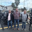 Los militares (uno en servicio activo) fueron capturados en el parqueadero de un restuarante, en Quito.
