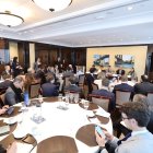 En Nueva York, el presidente 
@DanielNoboaOk
 junto con la canciller 
@gabisommerfeld
 y el ministro 
@JuanCVegaEC
 dialogaron con inversionistas de Wall Street sobre el fortalecimiento de los lazos con EE.UU.