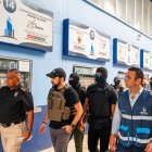 Funcionarios municipales durante la inspección.