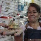 Su padre solía reparar el reverbero.