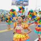 Los niños fueron los protagonistas de abrir el telón de la FFF en Ambato.