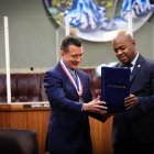 El presidente de Ecuador recibió las llaves de Newark y Clifton en EE.UU.