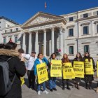 Los extranjeros organizan manifestaciones en diversas ciudades de España para pedir que se acelere el proceso de homologación de sus títulos.