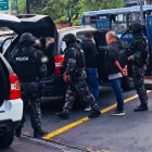 Los ahora procesados fueron detenidos en el parqueadero de un restaurante, en Quito.